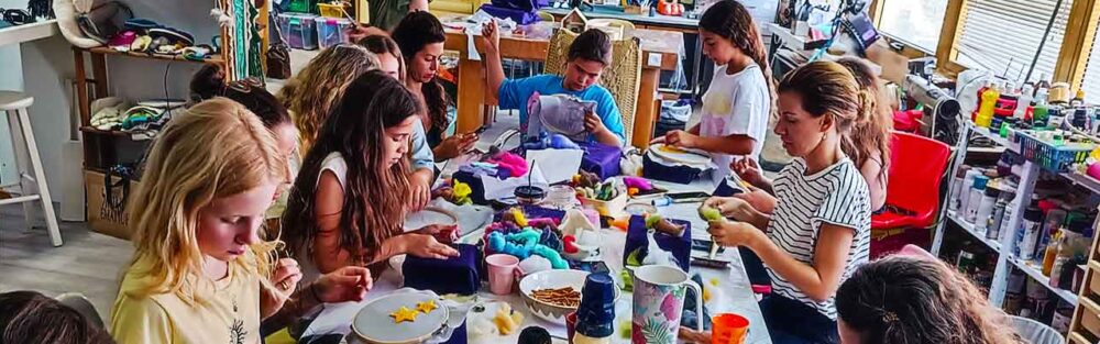 info@craftoola.com